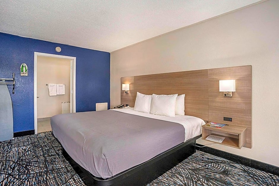 Rodeway Inn Grand Haven