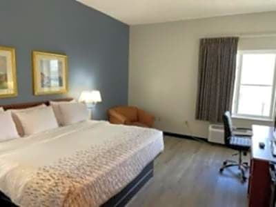 Baymont by Wyndham Hot Springs