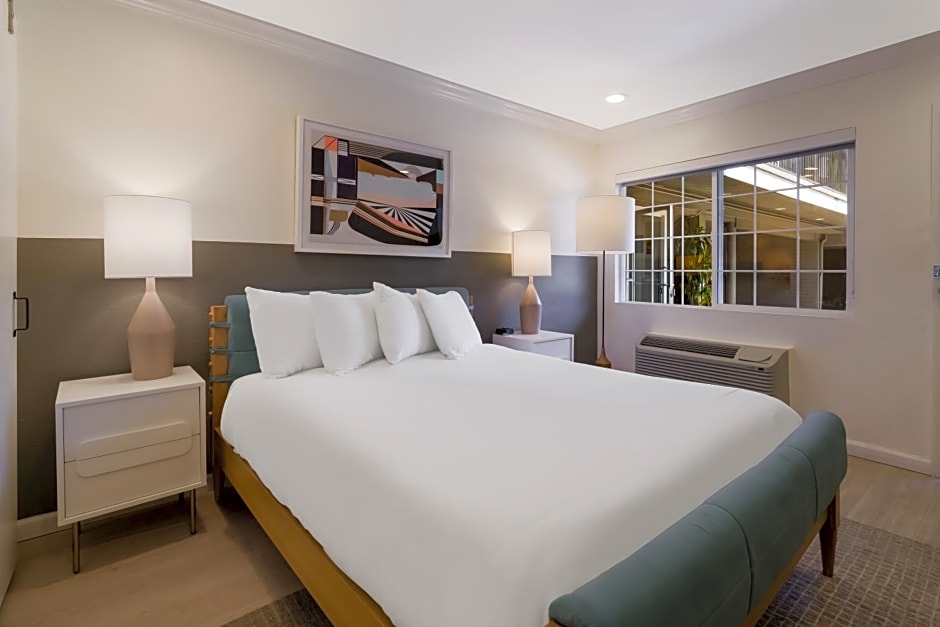 Signature Inn Oakland
