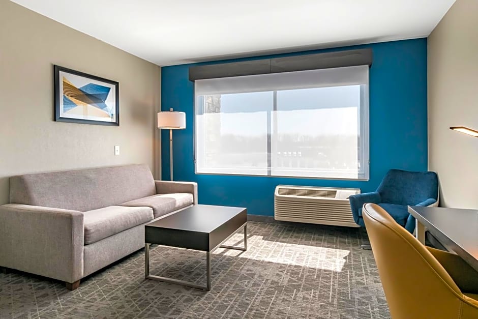 Holiday Inn Express & Suites - Carlisle Southwest I-81