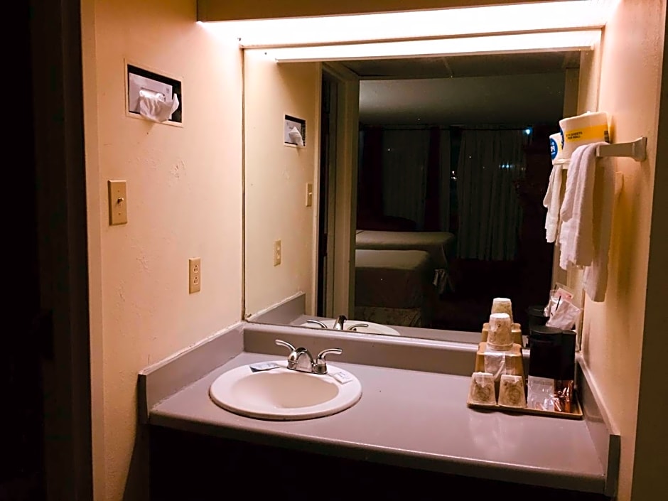 Cheshire Motor Inn