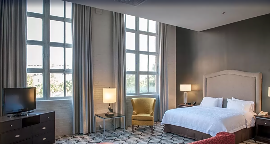Hampton Inn By Hilton & Suites New Orleans-Convention Center