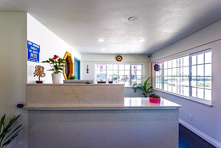 Coastal Breeze Inn