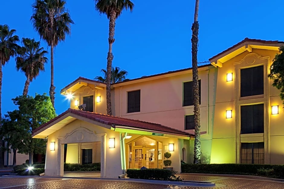 Super 8 by Wyndham San Bernardino