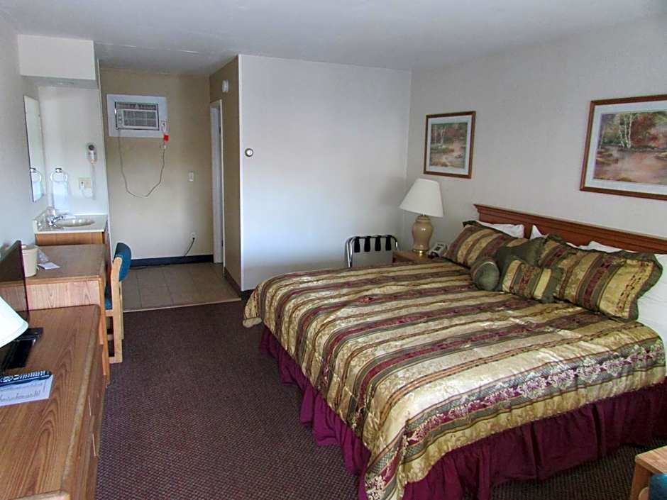 The Lake George Inn