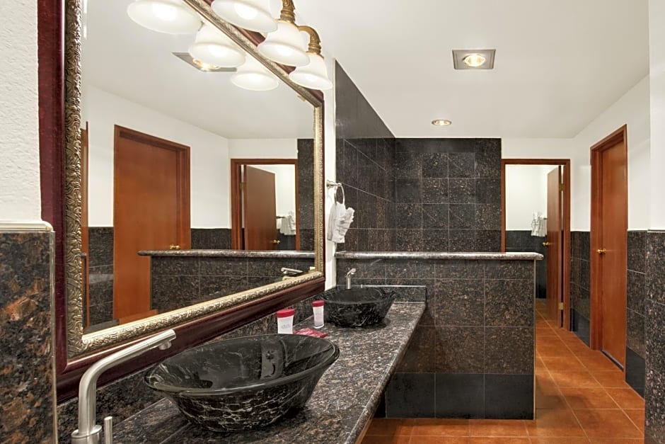 Ramada by Wyndham Tukwila Southcenter