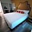 Howard Johnson by Wyndham Bakersfield