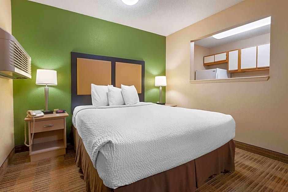 Extended Stay America Select Suites - Detroit - Warren