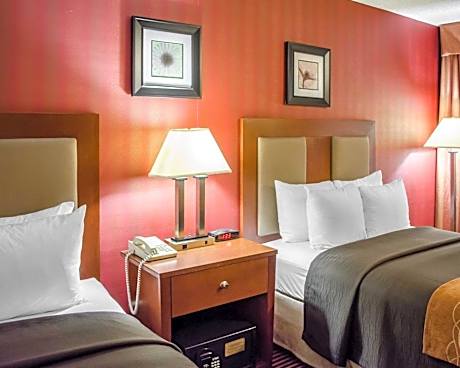 2 QUEEN BEDS NONSMOKING