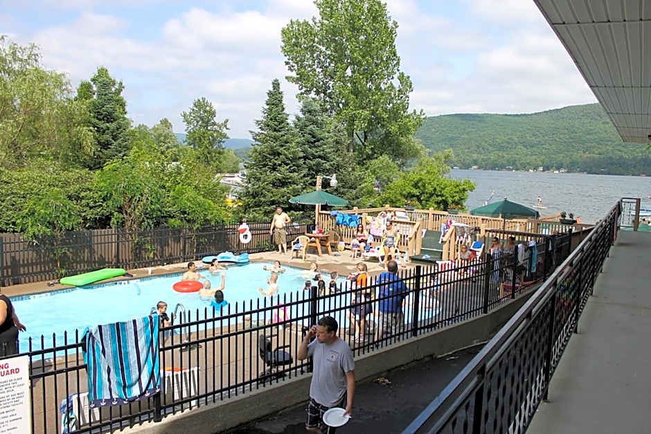 The Sundowner on Lake George