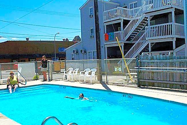 Hammock Inn & Suites North Beach Hotel