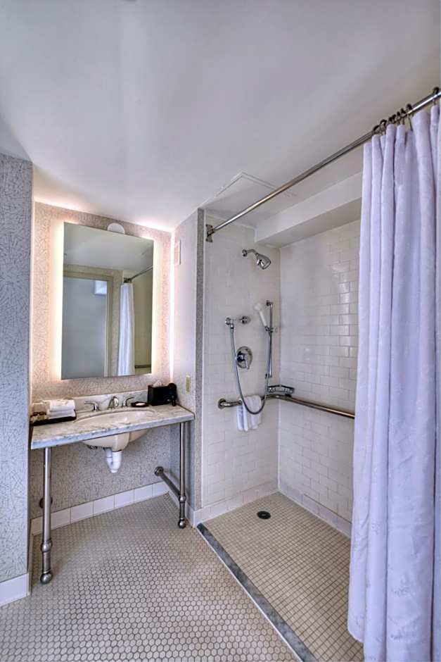 Sheraton Baltimore Washington Airport Hotel - BWI