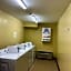 Red Roof Inn & Suites Indianapolis Airport