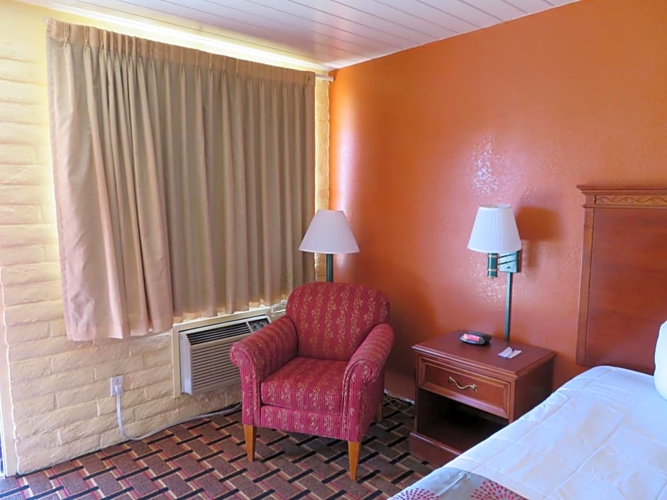 Royal Crest Motel