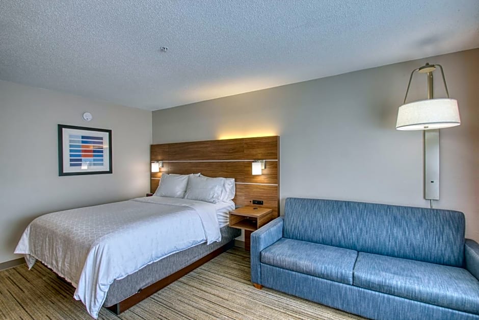 Holiday Inn Express Hotel & Suites Oshkosh - State Route 41