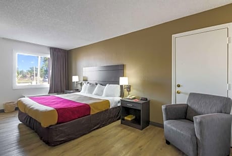 King Room - Accessible/Non-Smoking