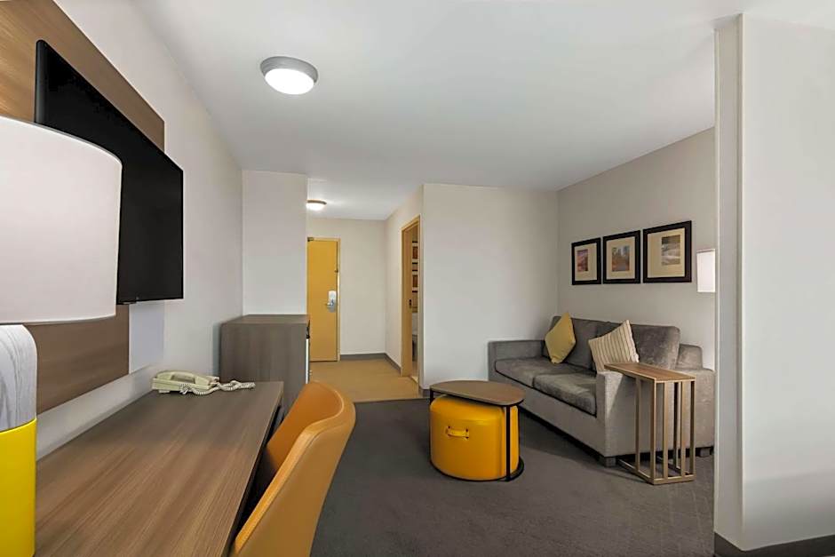 Comfort Suites Bentonville - Rogers