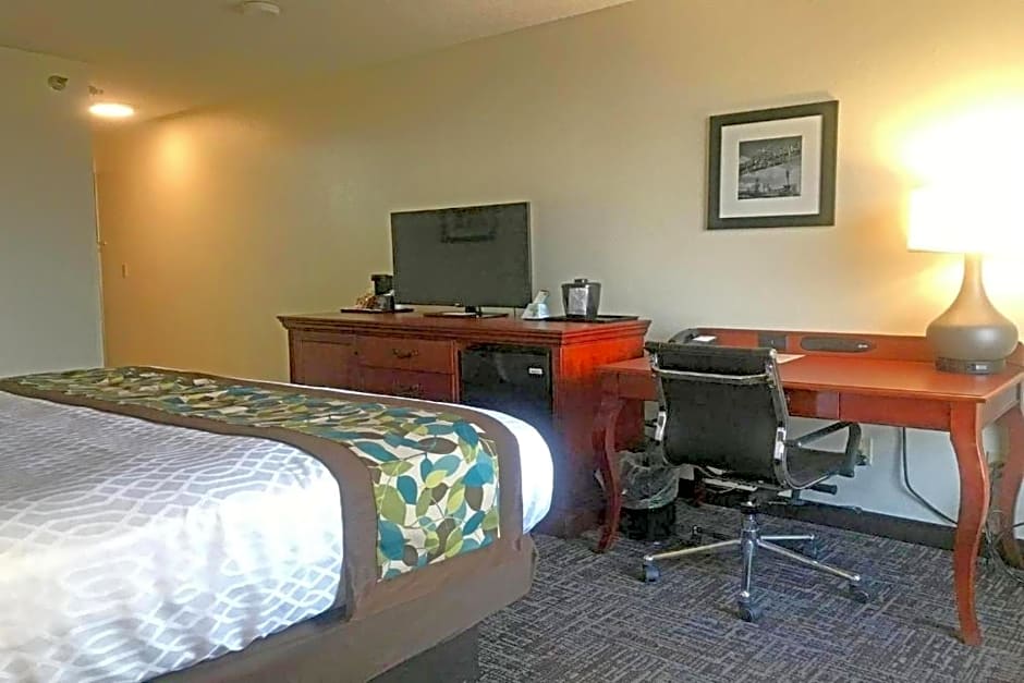 Rodeway Inn & Suites