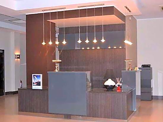 Jardy Hotel & Suites