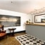 Independence Square 203, Stunning Suite w/ Great Views of Downtown Aspen