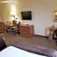 Expressway Suites Fargo