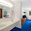 Super 8 by Wyndham Kingston