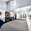 Admiralty Inn & Suites - a Red Collection Hotel