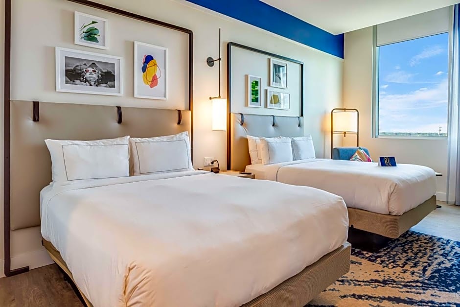 Serena Hotel Aventura, Tapestry Collection By Hilton