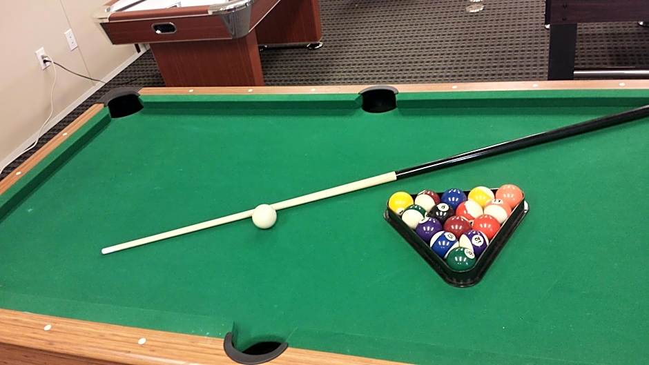 Instalodge Hotel and Suites Karnes City
