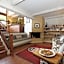 Lobos Lodge