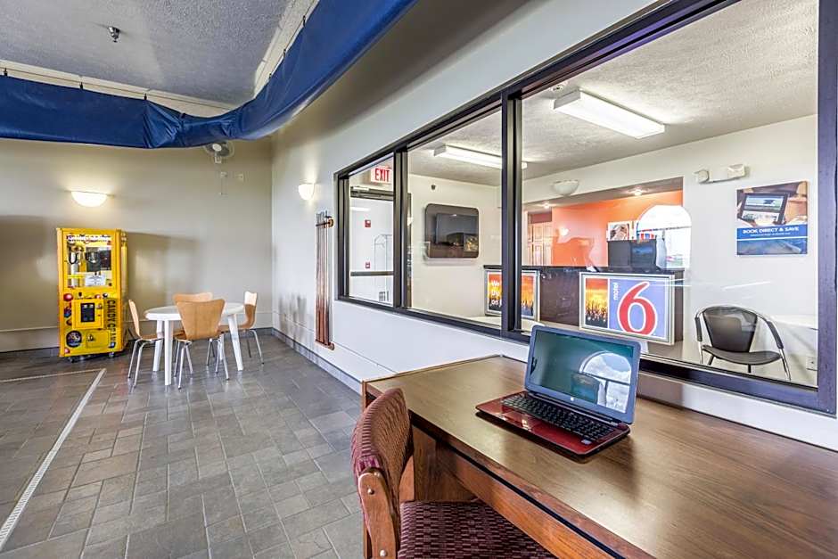 Motel 6-Percival, IA