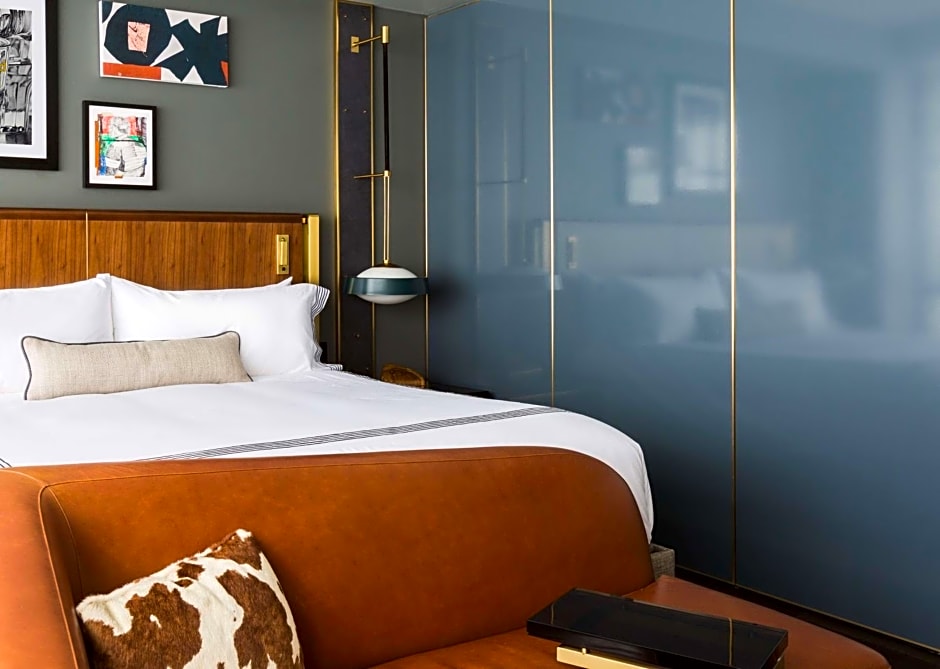 Thompson Dallas - featured photo