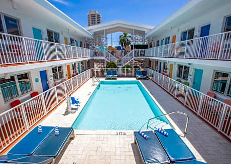 Waterside Hotel and Suites