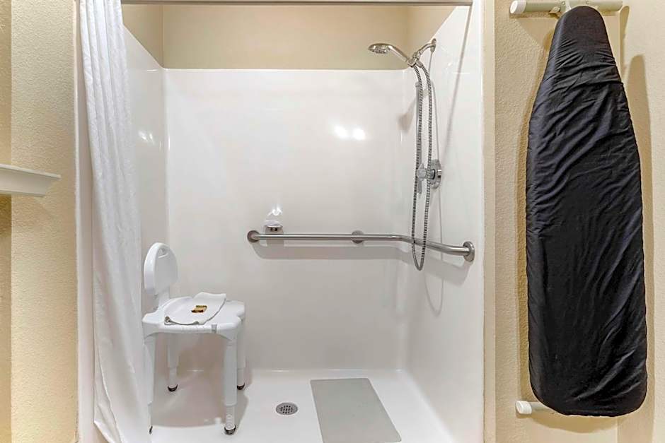 Best Western Plus Crown Colony Inn And Suites