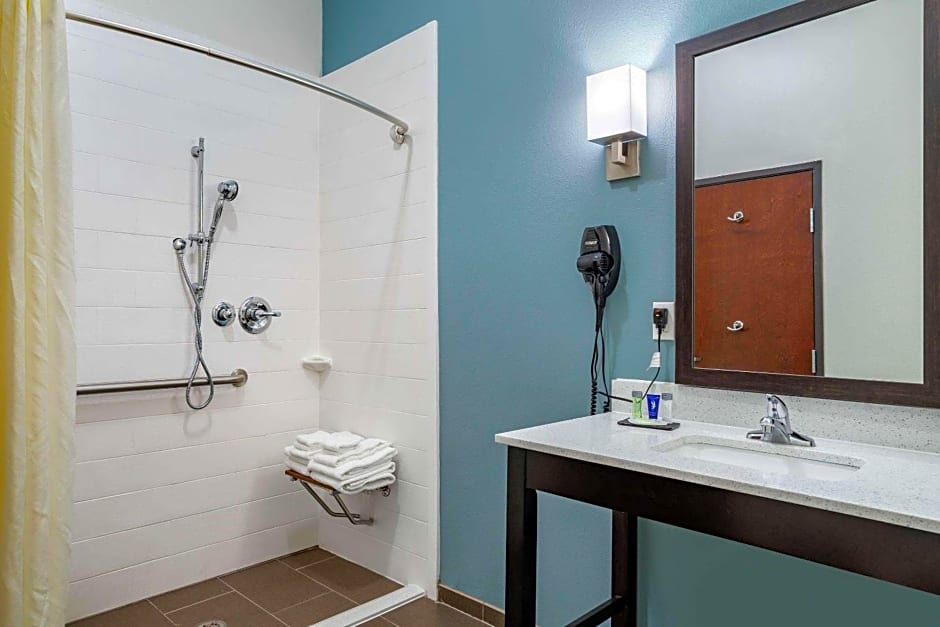 Sleep Inn & Suites