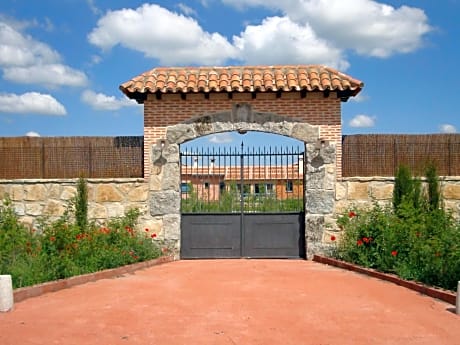 Hotel San Miguel del Valle Amblés - Alojamientos en EL FRESNO