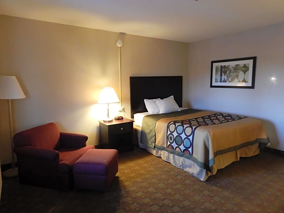 Super 8 by Wyndham White River Junction