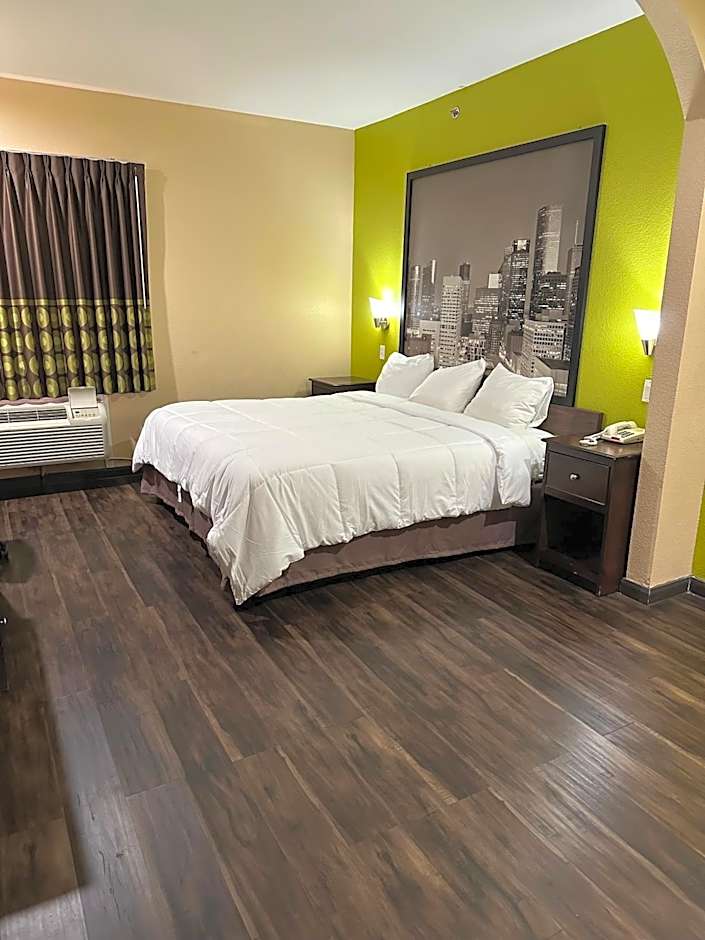 Red Lion Inn & Suites IAH Airport East