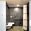 Courtyard by Marriott Chicago at Medical District/UIC