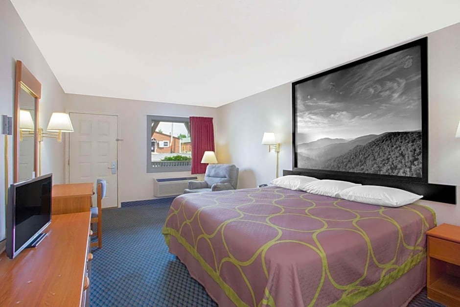 Super 8 by Wyndham Christiansburg