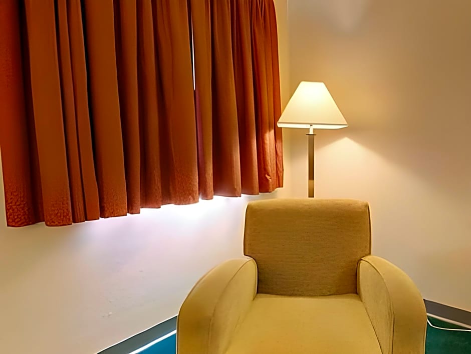 Americas Best Value Inn St. Louis South