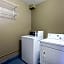 Days Inn & Suites by Wyndham Fayetteville NW Ft Bragg