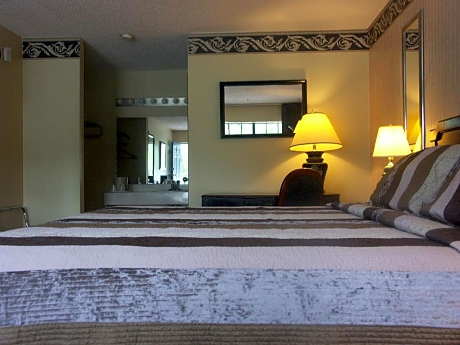 Deerwood Inn & Madison Campground