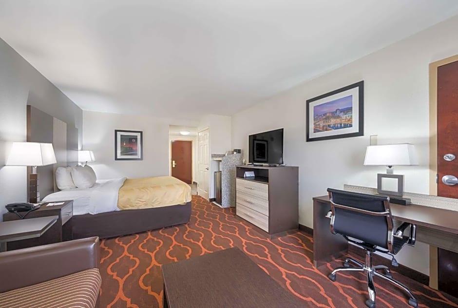 Quality Inn & Suites Huntsville Research Park Area