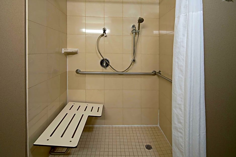 Hampton Inn By Hilton Visalia
