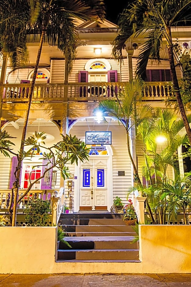 Marreros Guest Mansion - Adult Only