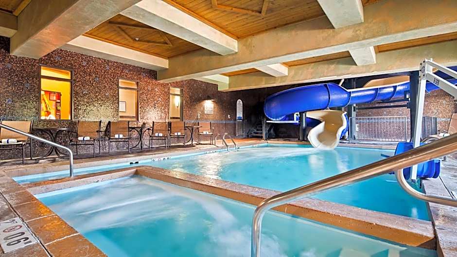 Best Western Plus KC Speedway Inn & Suites