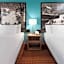 Super 8 by Wyndham McHenry/Fox Lake Area