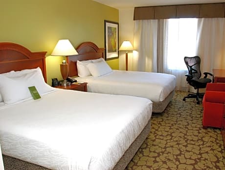 2 Queen Accessible Room with Bathtub