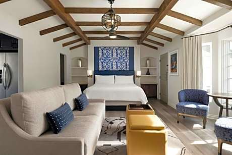 King Suite (No Resort Fees)